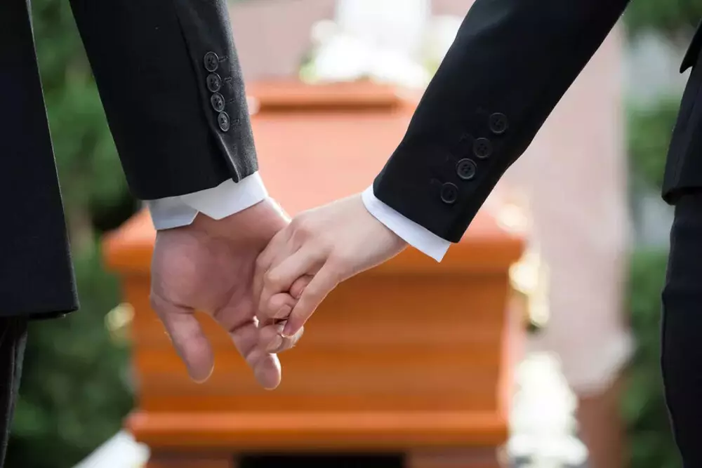 ONORANZE FUNEBRI MOSTACCIANO - SERVIZI FUNEBRI E PRATICHE CIMITERIALI