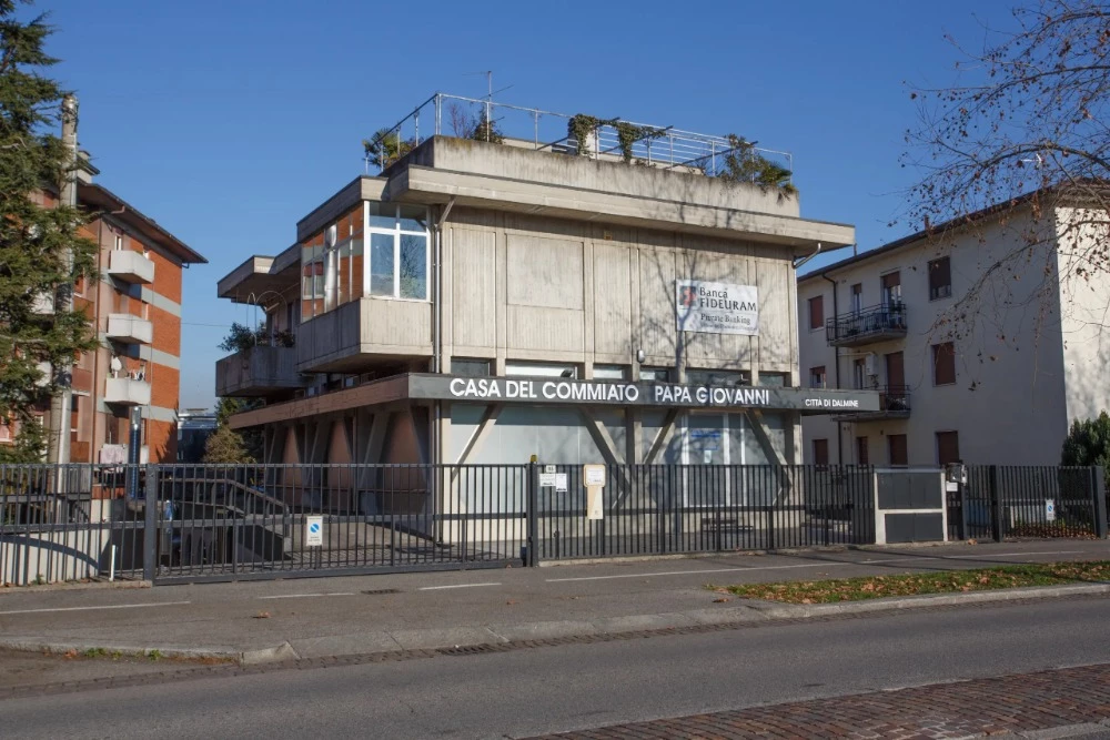 ONORANZE FUNEBRI RICCIARDI E CORNA - ASSISTENZA FUNEBRE COMPLETA CON CASA DEL COMMIATO PER VEGLIA FUNEBRE
