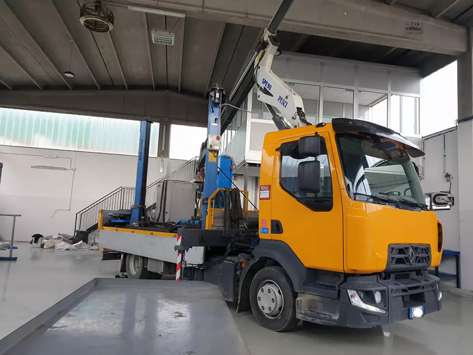 ASSISTENZA RIPARAZIONE E MANUTENZIONE MOTO-BRZ GARAGE
