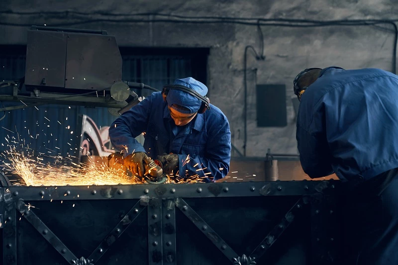 COSTRUZIONI MECCANICHE MAVER - LAVORAZIONE DEI METALLI DELLE MATERIE PLASTICHE PER L'INDUSTRIA DI ACCIAI SPECIALI