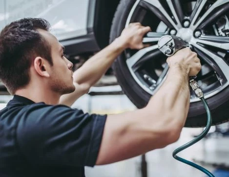 Effegi Tyres Vendita Gomme Nuove Equilibratura E Convergenza Pneumatici Per Auto Di Lusso Riparazione Cerchi In Lega