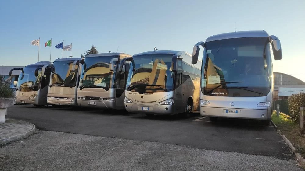 NOLEGGIO BUS E SCUOLABUS SERVIZIO SCOLASTICO CON CONDUCENTE - AUTOSERVIZI BEVILACQUA