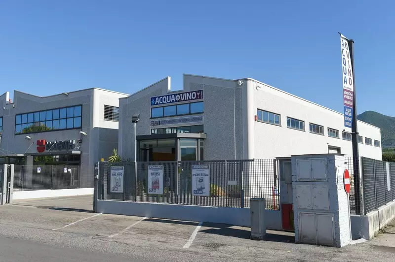 VENDITA ALL'INGROSSO ACQUA & VINO