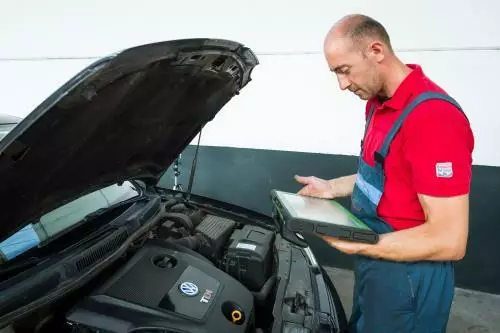 RIPARAZIONE VEICOLI – AUTOFFICINA MANFREDINI