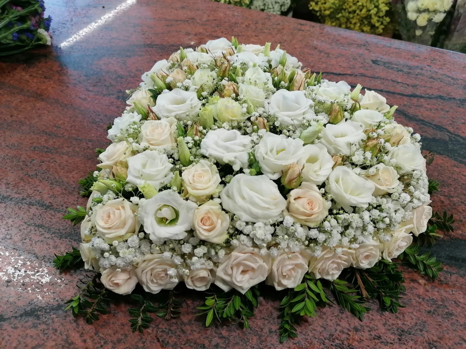 DISBRIGO PRATICHE ALLESTIMENTI FLOREALI E TRASPORTO FUNEBRE |  FIORERIA ASOLANA E POMPE FUNEBRI  MENEGON
