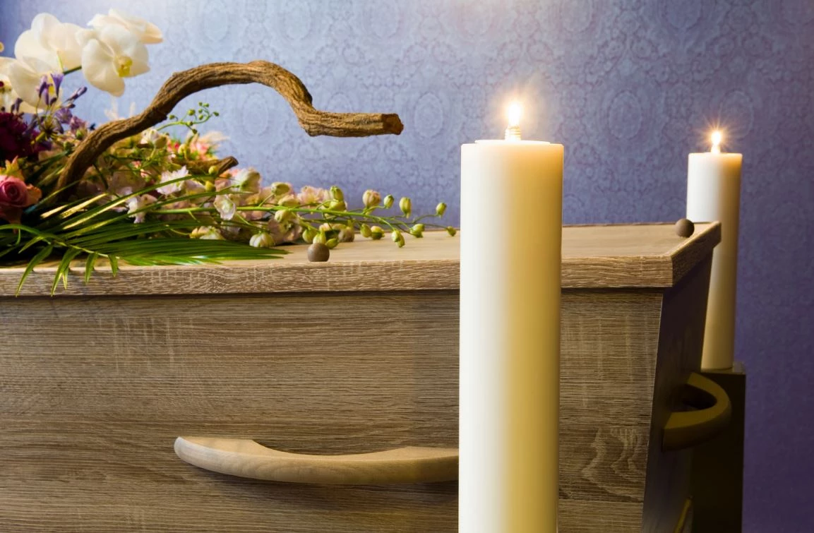 Aeterna Agenzia Di Onoranze E Pompe Funebri 24h Organizzazione Completa Funerali E Servizi Funebri Completi