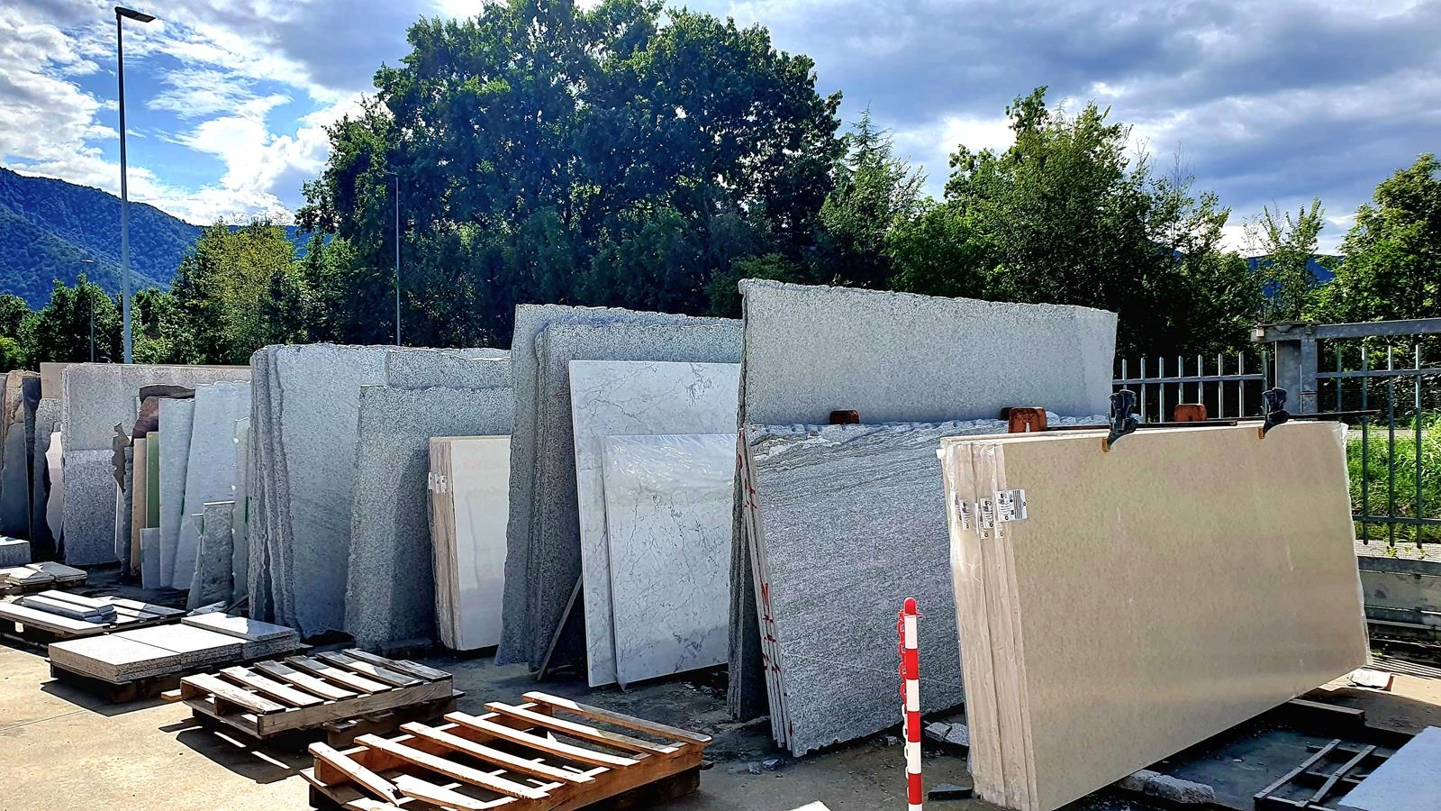 MARMI E GRANITI ANGELO - FINITURE IN MARMO E GRANITO PER EDILIZIA