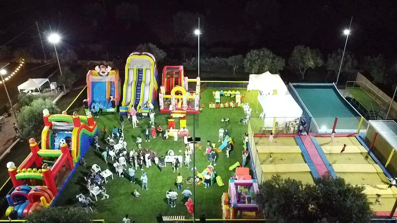 MOLLAMI PARK - PARCO GIOCHI CON GONFIABILI ALL'APERTO