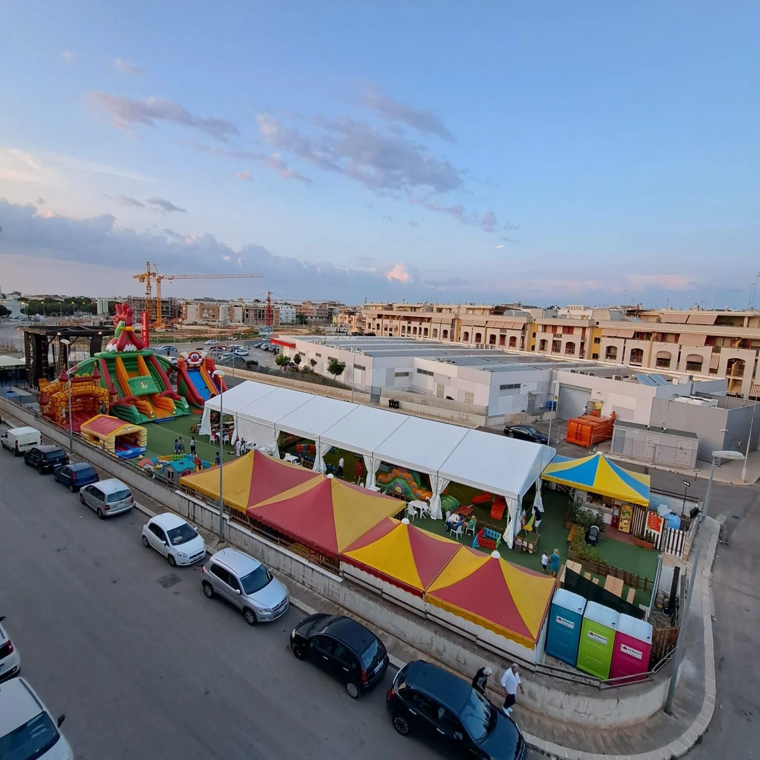 KIKKIRIKI' - PARCO DIVERTIMENTI CON GONFIABILI PER BAMBINI