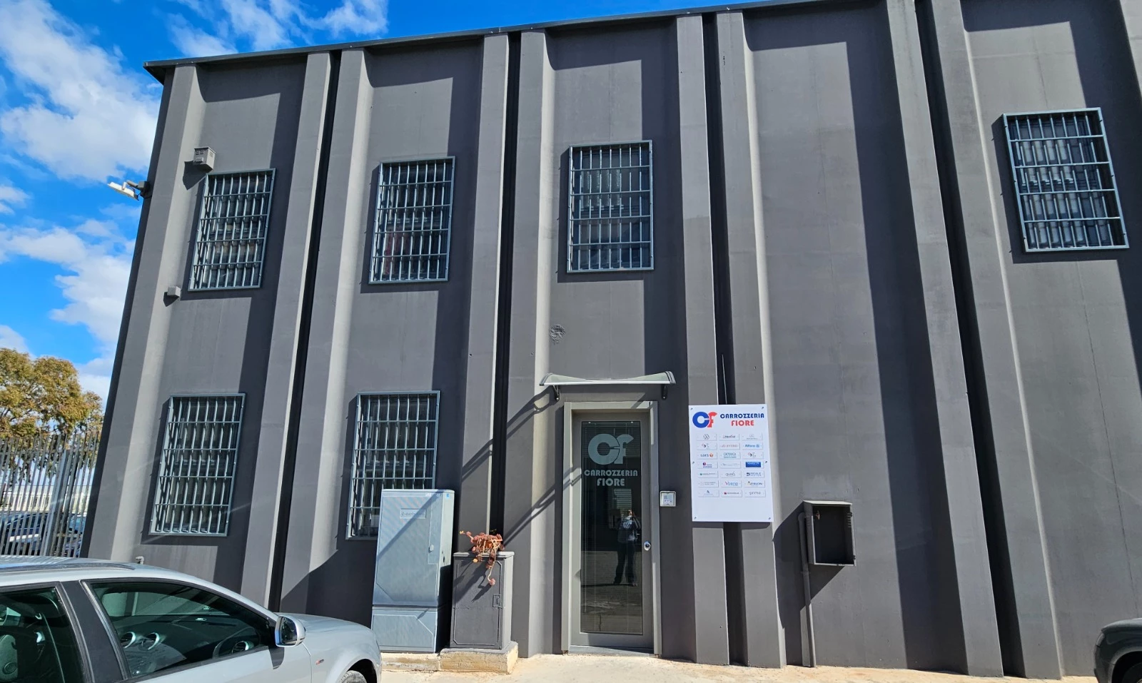 CARROZZERIA FIORE -  RIPARAZIONE VERNICIATURA E NOLEGGIO AUTO