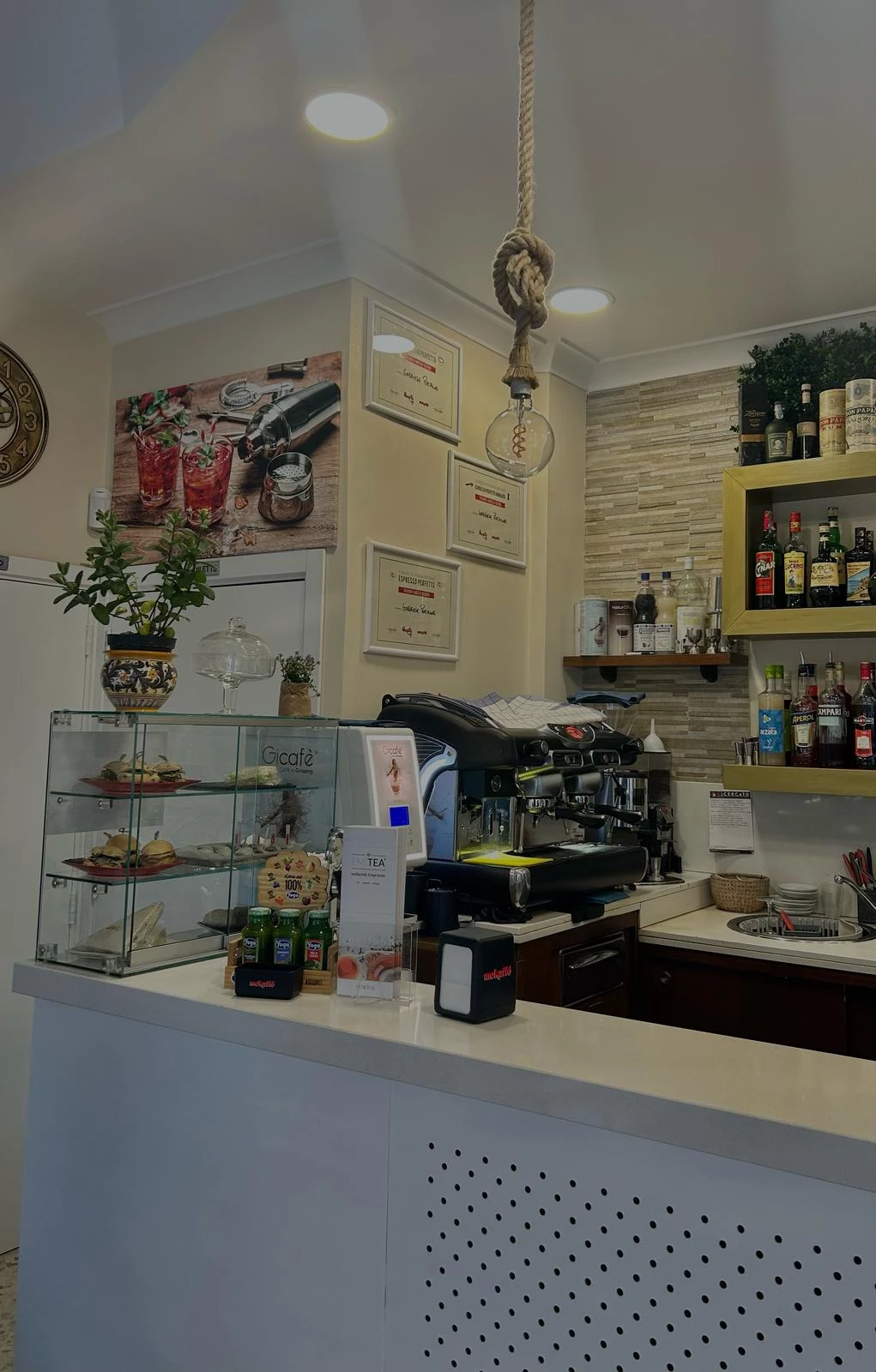 L'ALLEGRO CAFFE' -  LOUNGE BAR CAFFETTERIA CON DEHOR E SALA DA TE'