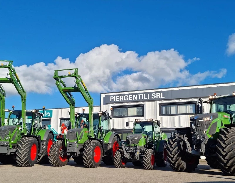 PIERGENTILI - TRATTORI MARCHIO FENDT VALTRA JCB VITERBO LATINA APRILIA TERRACINA FONDI