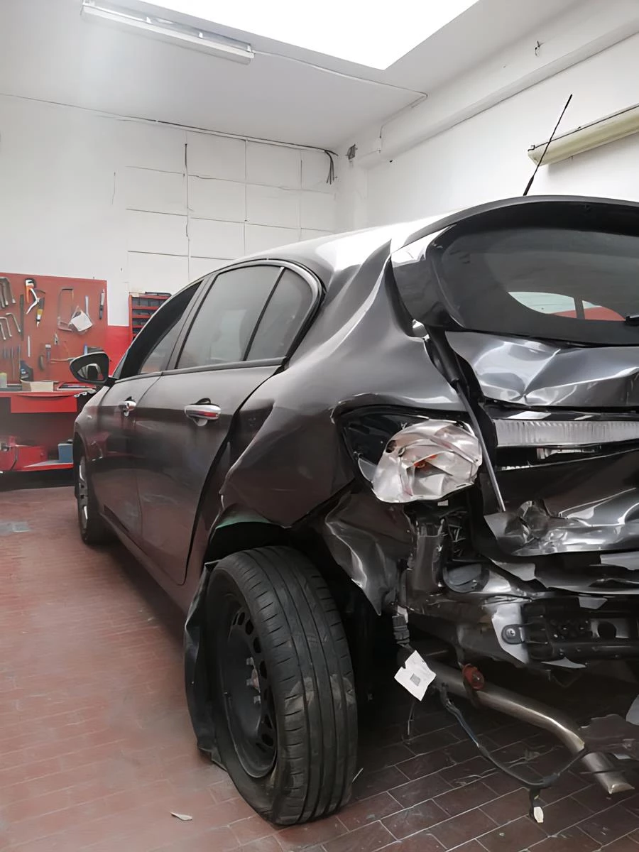 CARROZZERIA N&M CARS - AUTOCARROZZERIA MULTIMARCA CONVENZIONATA VITTORIA ASSICURAZIONI