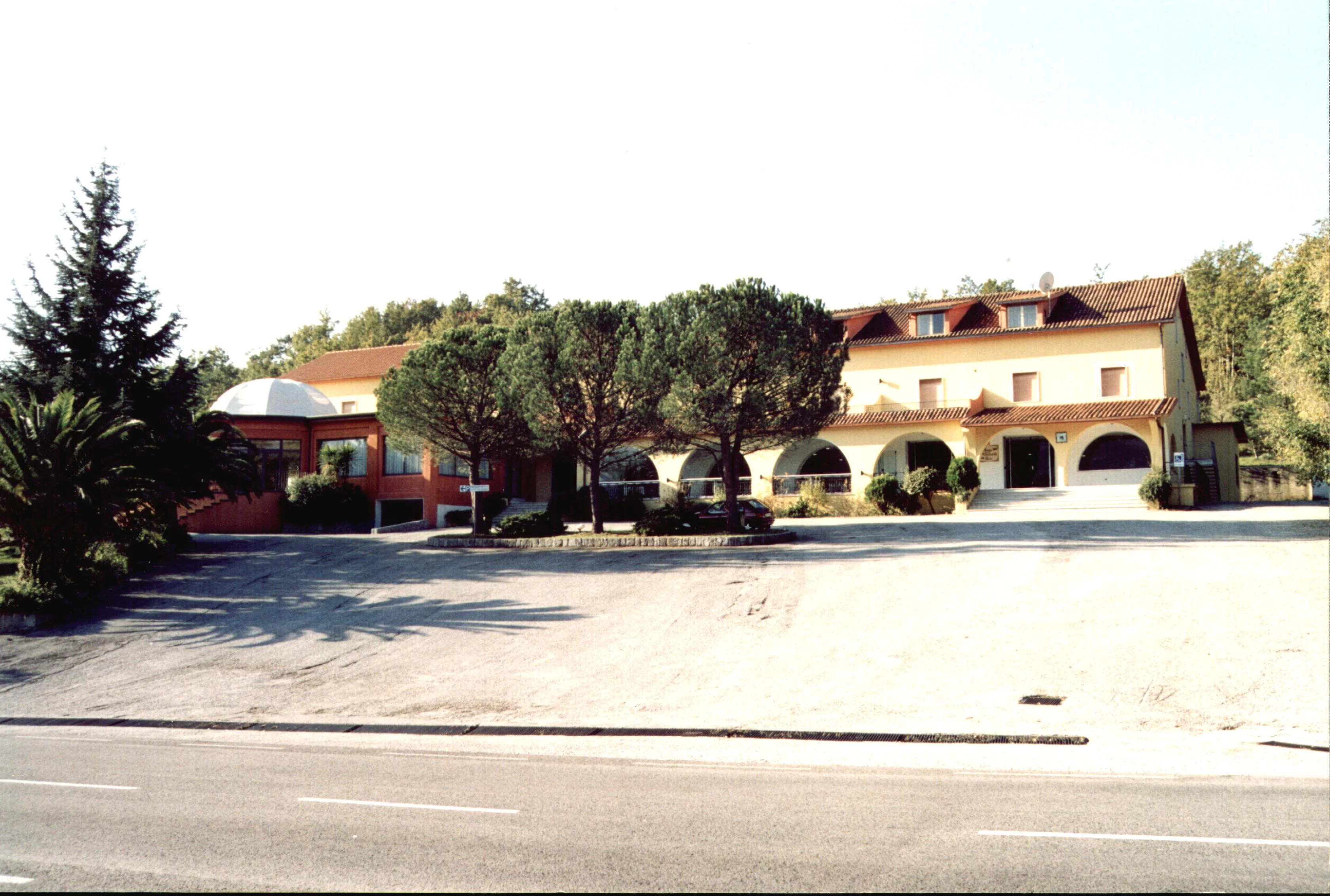 LA QUIETE -  HOTEL CON RISTORANTE TIPICO LUCANO E PIZZERIA CON FORNO A LEGNA