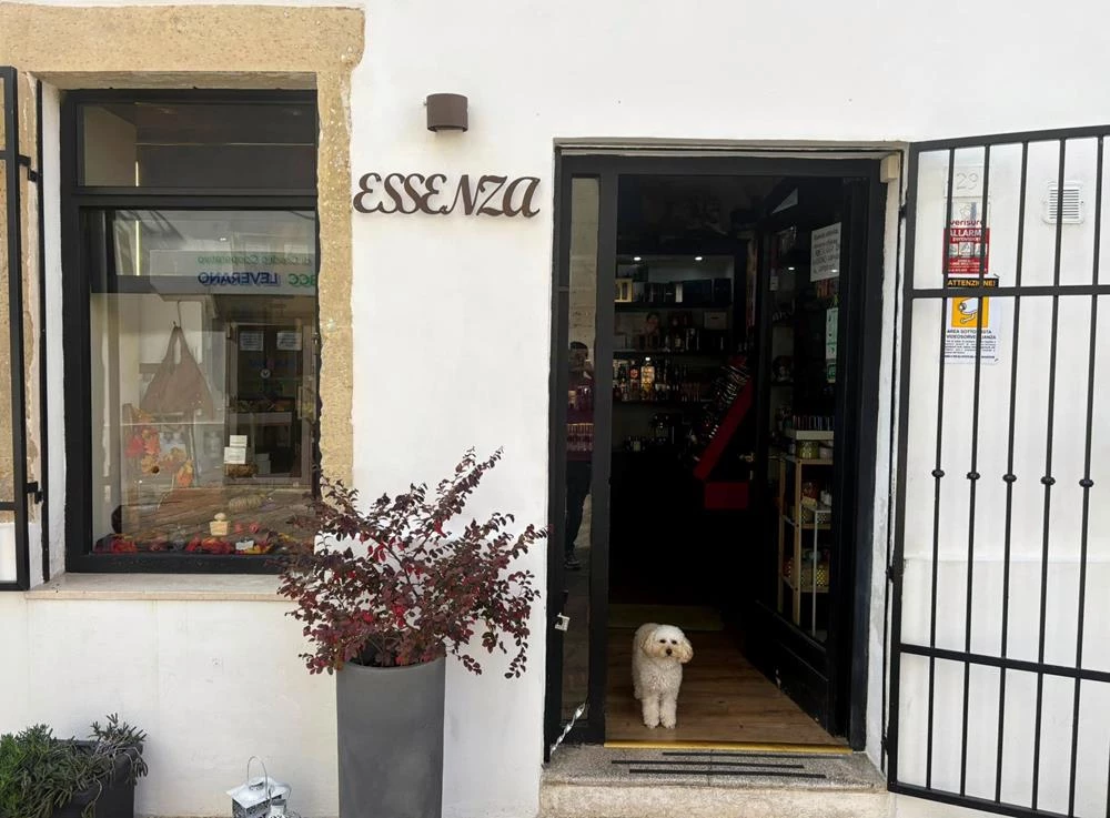 ESSENZA PARFUM - VENDITA PROFUMI UOMO DONNA DI NICCHIA E COMMERCIALI