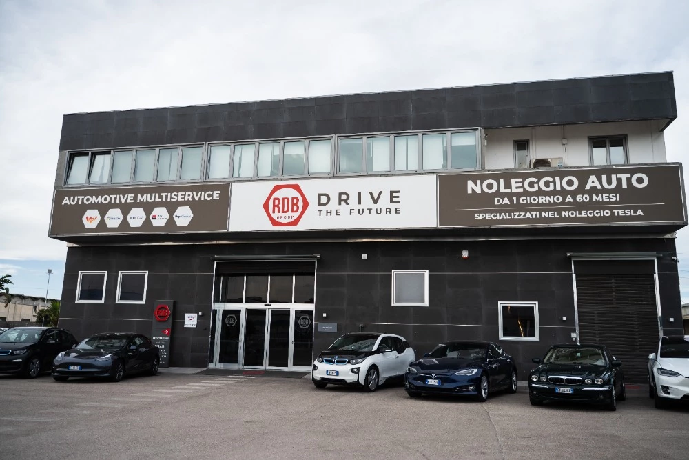 RIPARAZIONI MANUTENZIONE E NOLEGGIO TESLA CON TECNICI CERTIFICATI - RDB GROUP