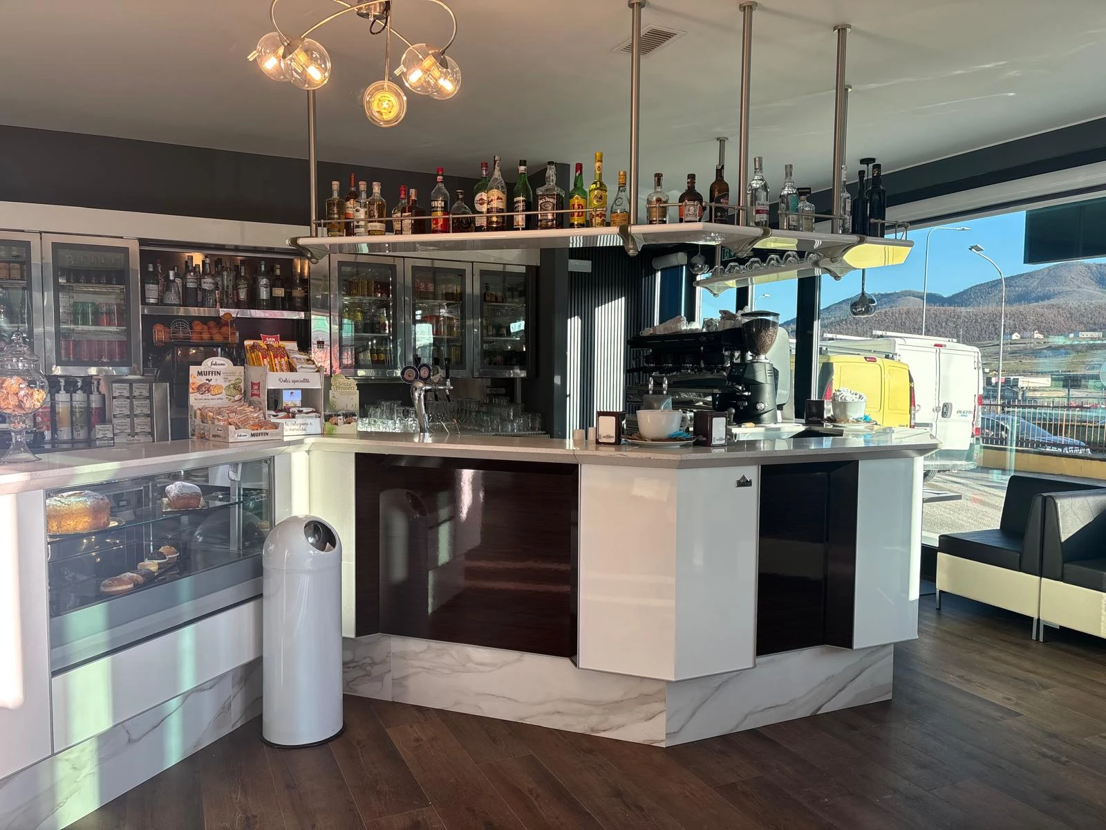 LA PIANA BISTROT - LOUNGE BAR CON RISTORANTE PIZZERIA E SALA  EVENTI