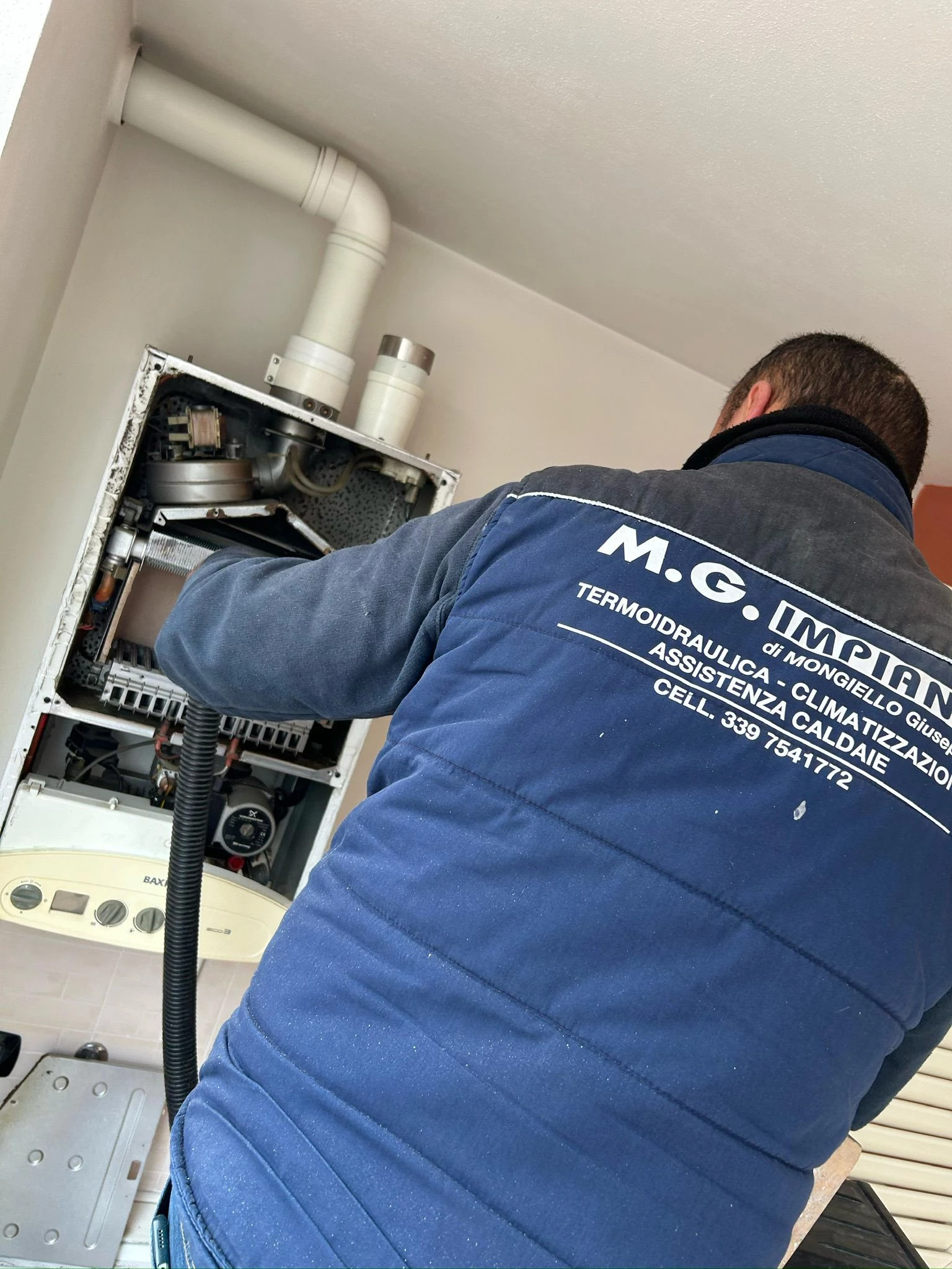 IMPIANTI TERMOIDRAULICI RISTRUTTURAZIONE BAGNO SOSTITUZIONE DA VASCA A DOCCIA -  M. G. IMPIANTI