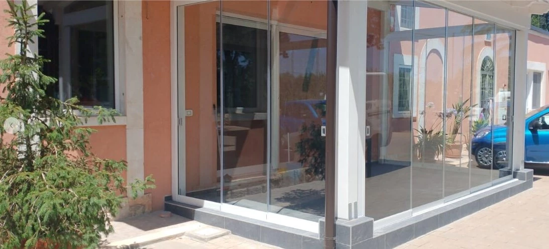VETRERIA ARTIGIANALE CON TAGLIO VETRO SU MISURA – GLASS STYLE