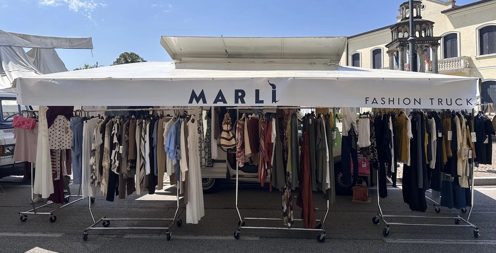 MARL FASHION - BOUTIQUE ITINERANTE DI MODA DONNA CON BORSE E BIJOUX ARTIGIANALI