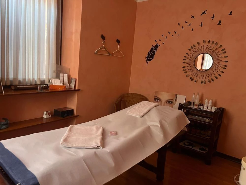 ISTITUTO ESTETICA CLELIA - TRATTAMENTI ESTETICI ANTI ET TONIFICANTI E ANTI CELLULITE VISO E CORPO