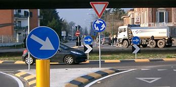 LA TECNOPUBBLICA SRL  PROGETTAZIONE SEGNALI STRADALI E INSTALLAZIONE IMPIANTI DI SEGNALAMENTO