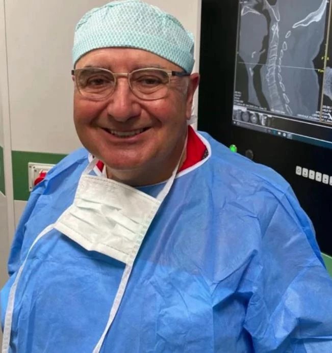 Professore Vincenzo Albanese Neurochirurgo Per Tumori Intracranici Spinali Intradurali Microchirurgia Vertebrale Cervicale