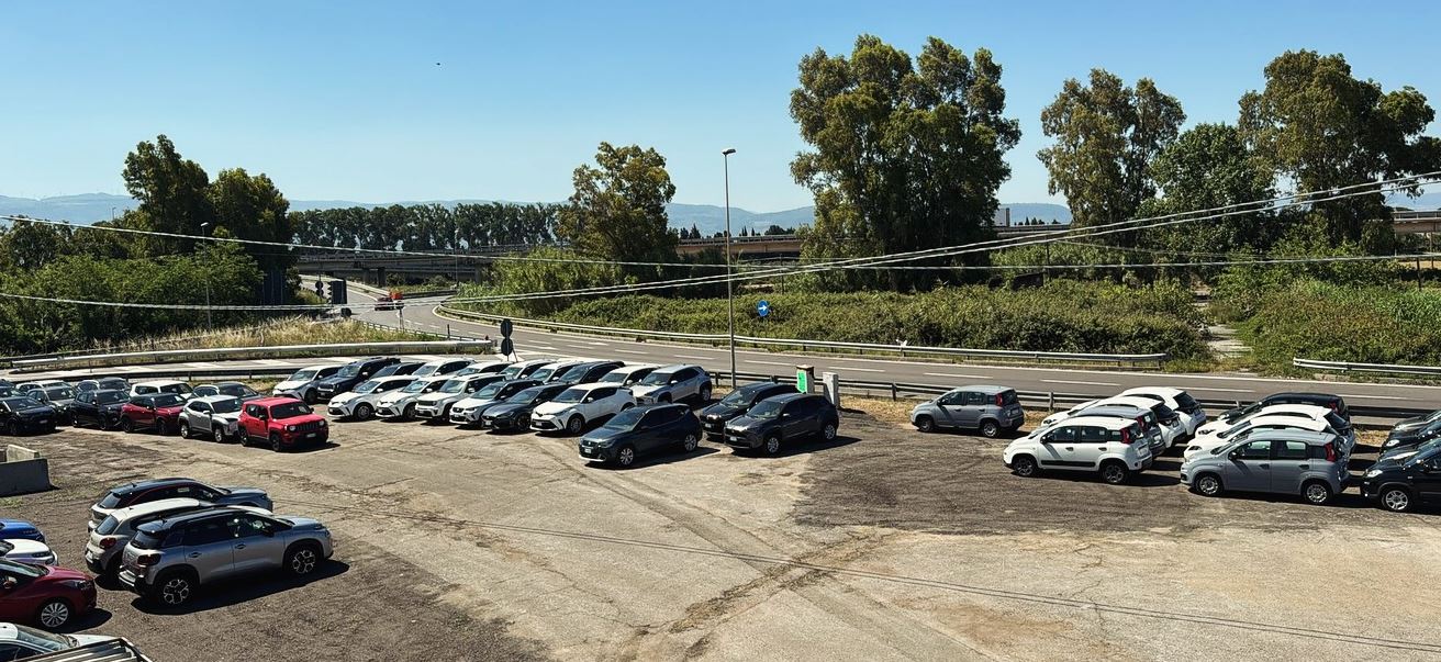 Unirei Parking Parcheggio Aeroporto Lamezia Terme Custodito e Videosorvegliato H24 - 1