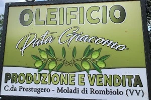 OLEIFICIO PETROLO-PATA - OLEIFICIO ARTIGIANALE PER LA PRODUZIONE E VENDITA DI OLIO EXTRAVERGINE DI OLIVA 100% ITALIANO